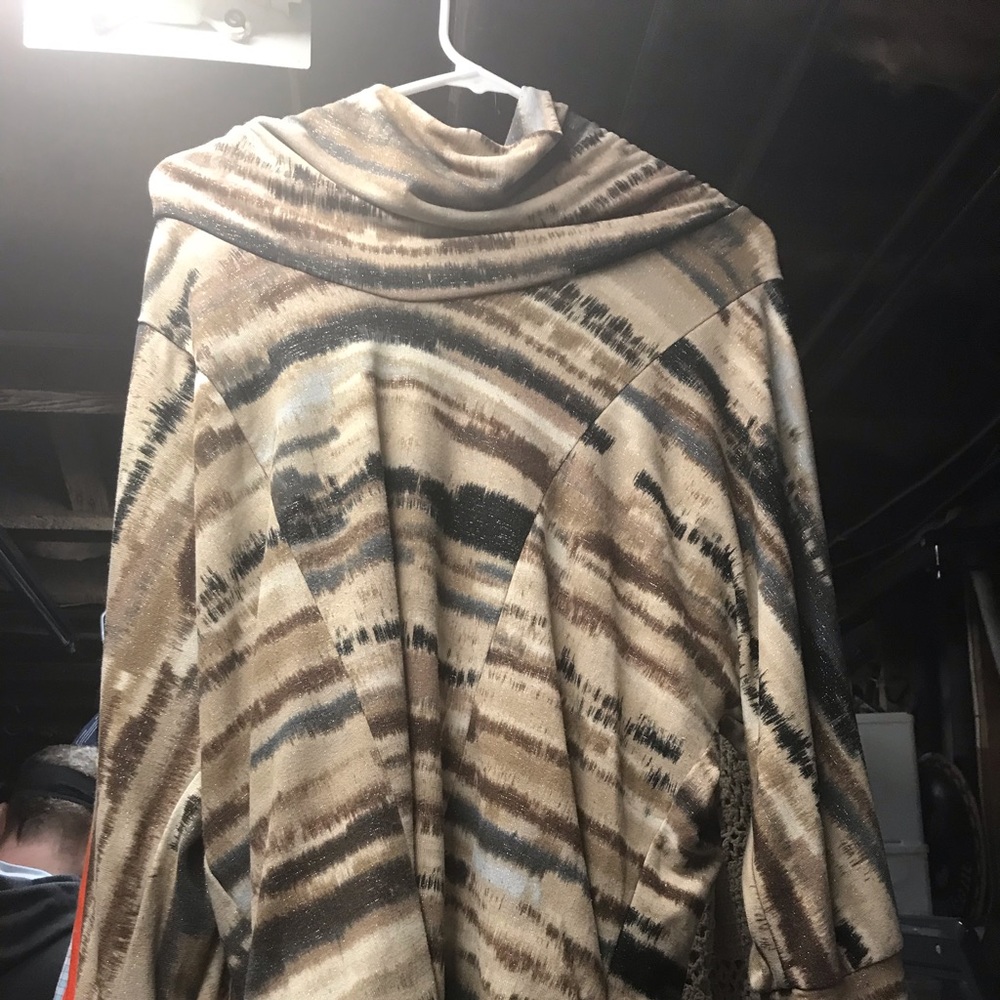 Brand: Roz & Ali Size: large color: shiny brown